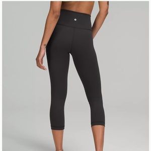 LULU LEMON Cropped Black Tights